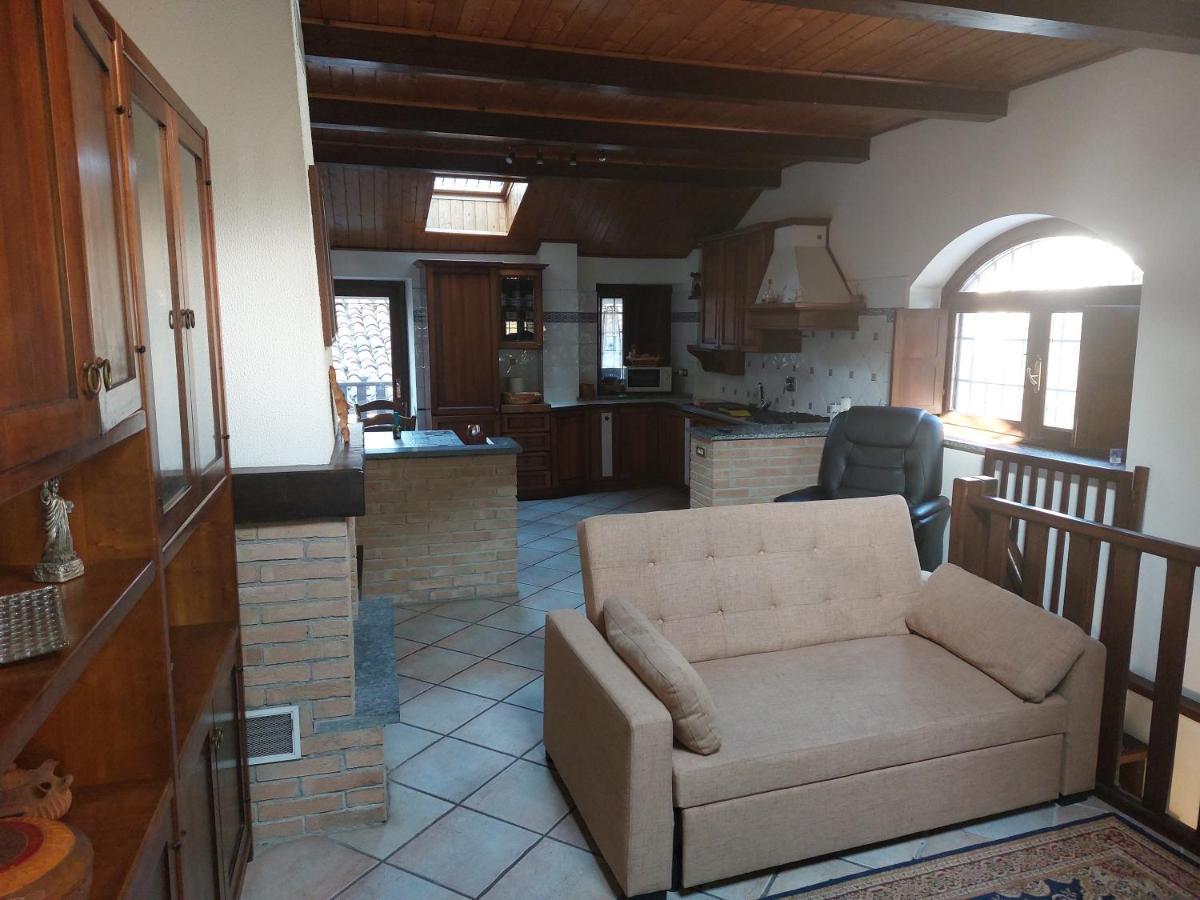 Vila Casa Del Rustico, Indipendente Vista Sacra Con Dipinto Caprie Exteriér fotografie