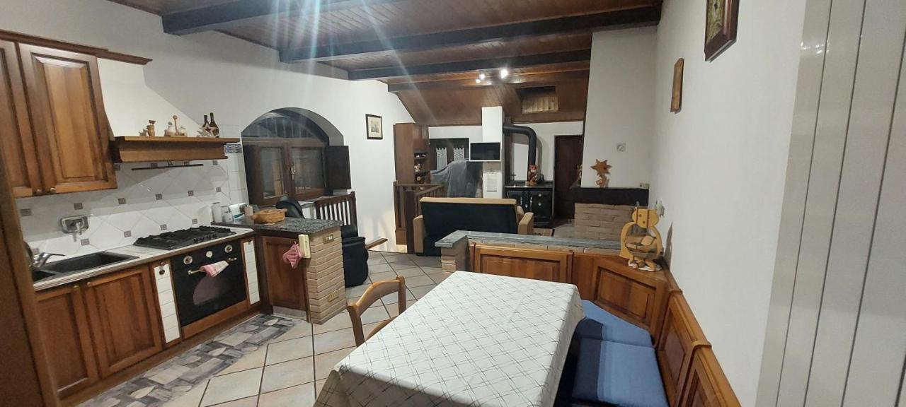 Vila Casa Del Rustico, Indipendente Vista Sacra Con Dipinto Caprie Exteriér fotografie